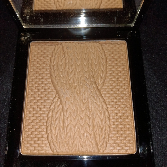 COPY - New Face Powder - Picture 1 of 4